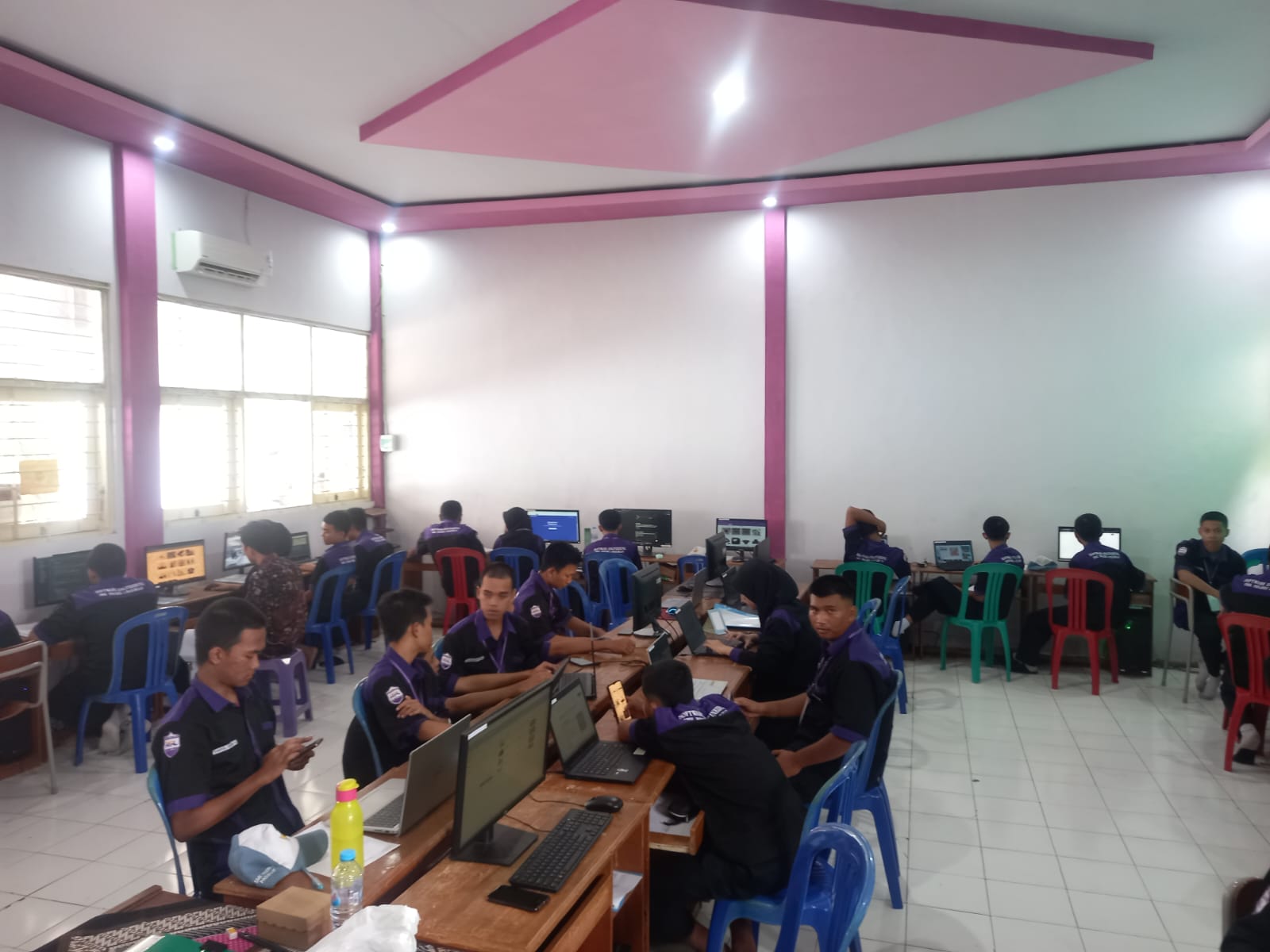 Gambar Latar Belakang