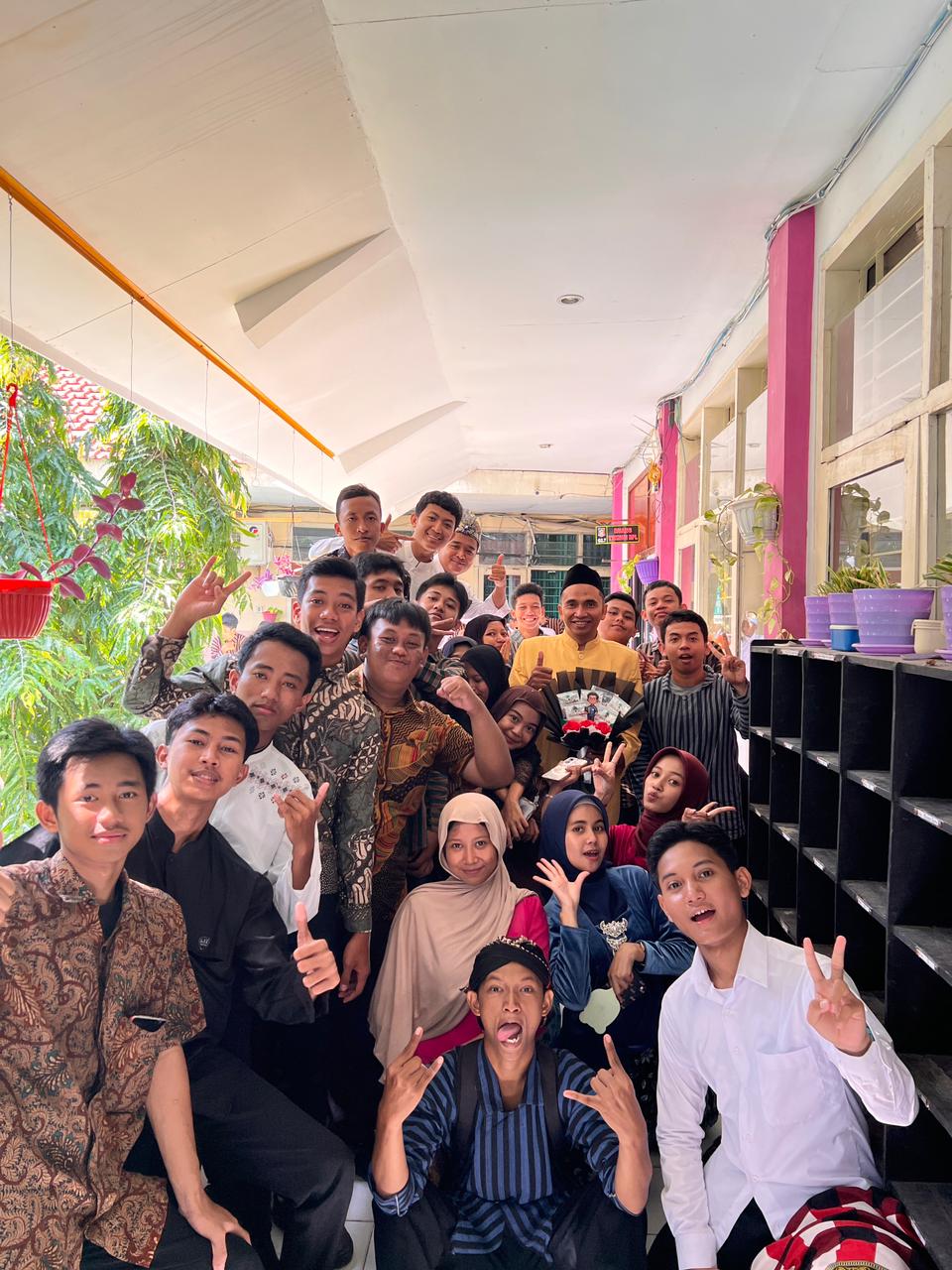 PERINGATAN HARI GURU NASIONAL "GURU HEBAT INDONESIA KUAT"