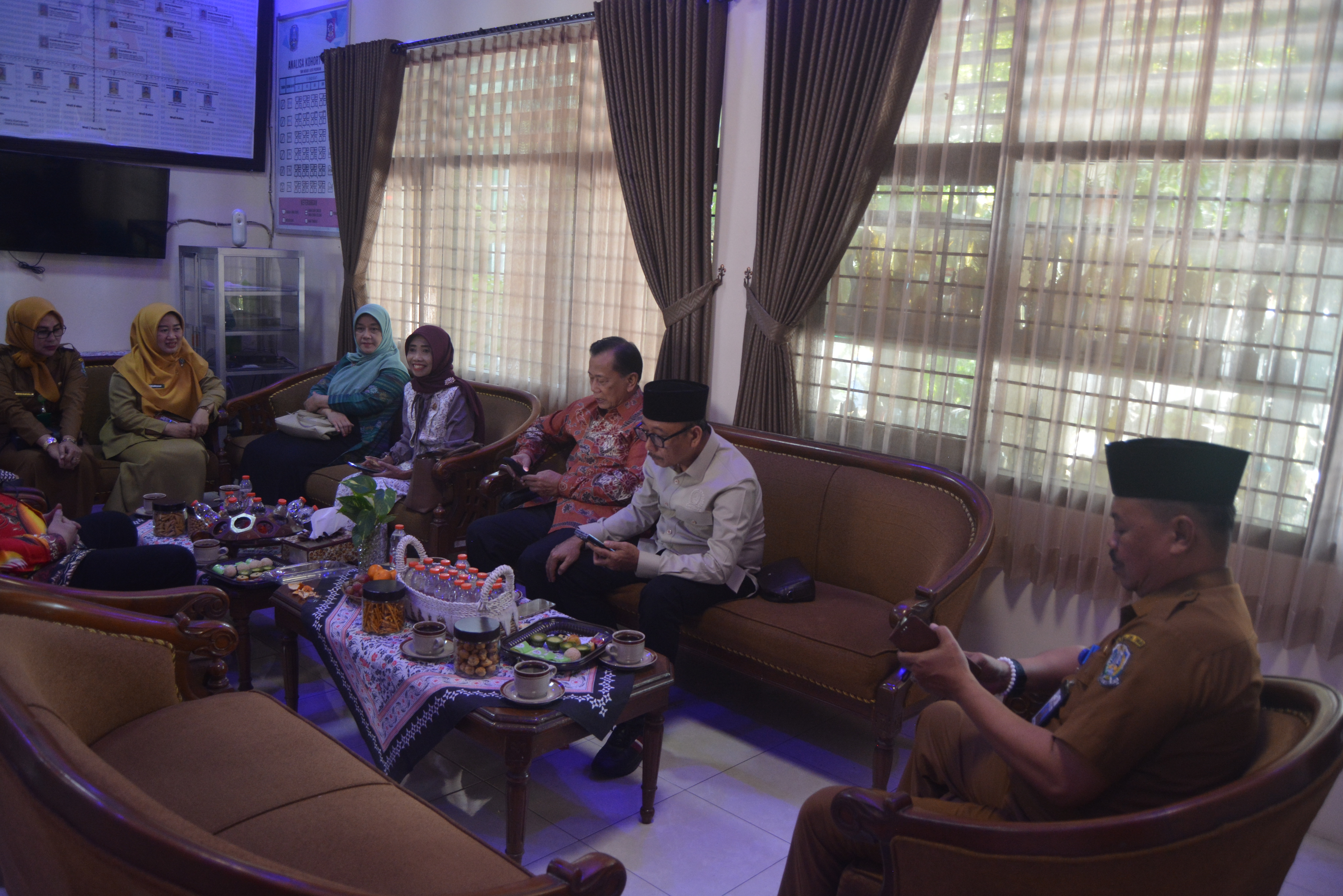 Kunjungan Kerja KOMISI E ( KESRA ) DPRD Provinsi Jawa Timur Bersama Cabang Dinas Provinsi Jawa Timur