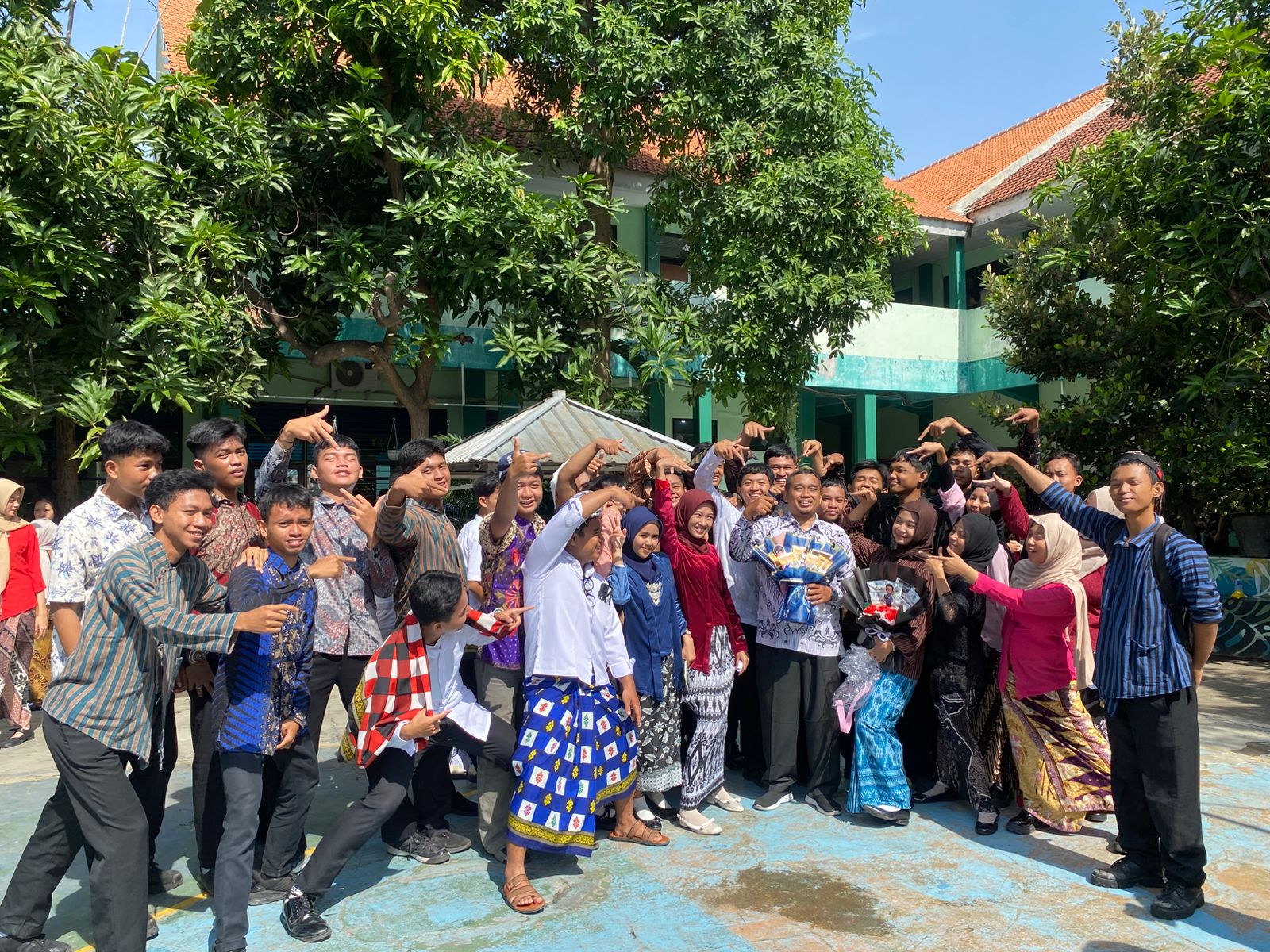 PERINGATAN HARI GURU NASIONAL "GURU HEBAT INDONESIA KUAT"