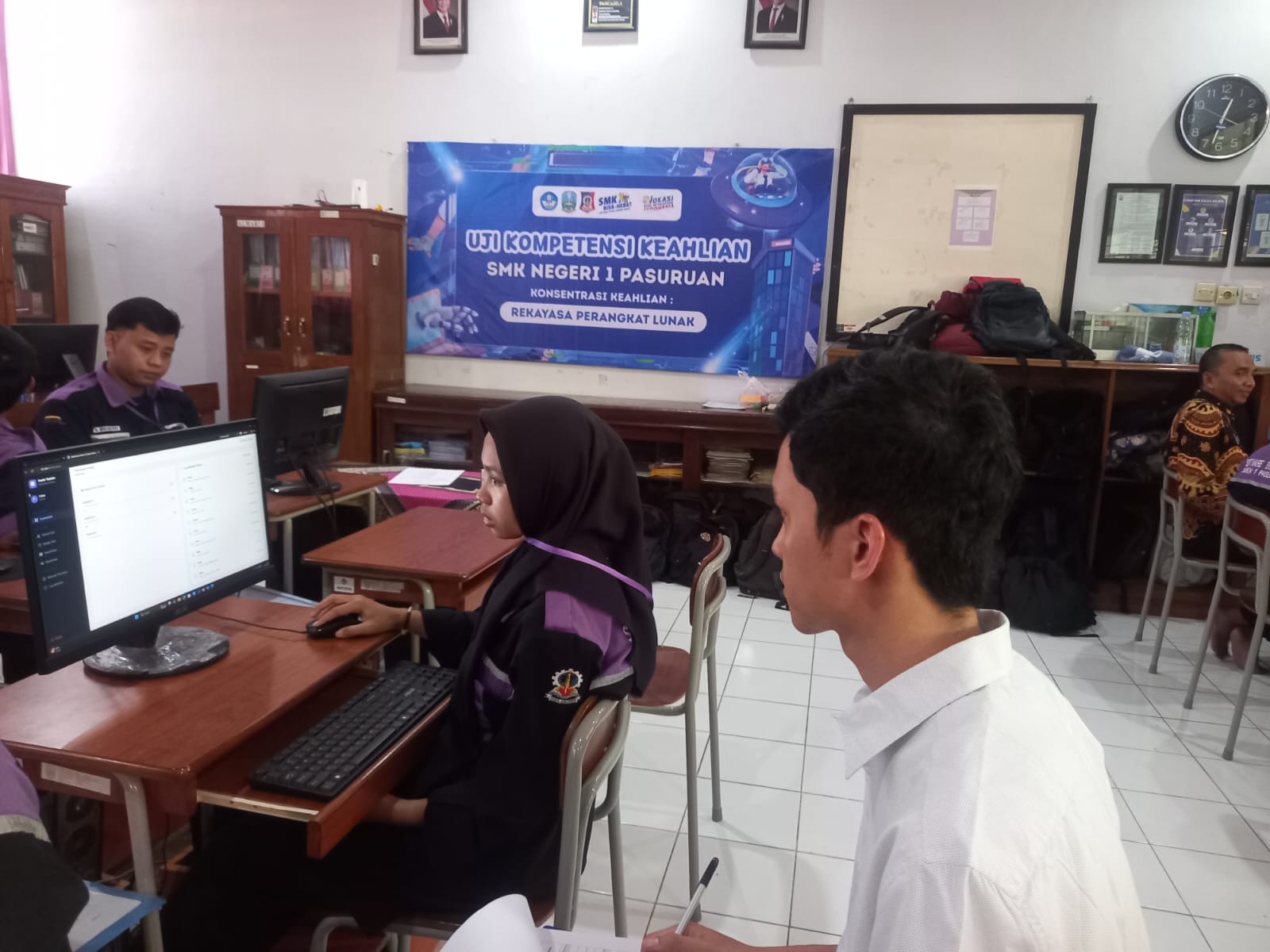 UJI KOMPETENSI KEAHLIAN REKAYASA PERANGKAT LUNAK SMK NEGERI 1 PASURUAN