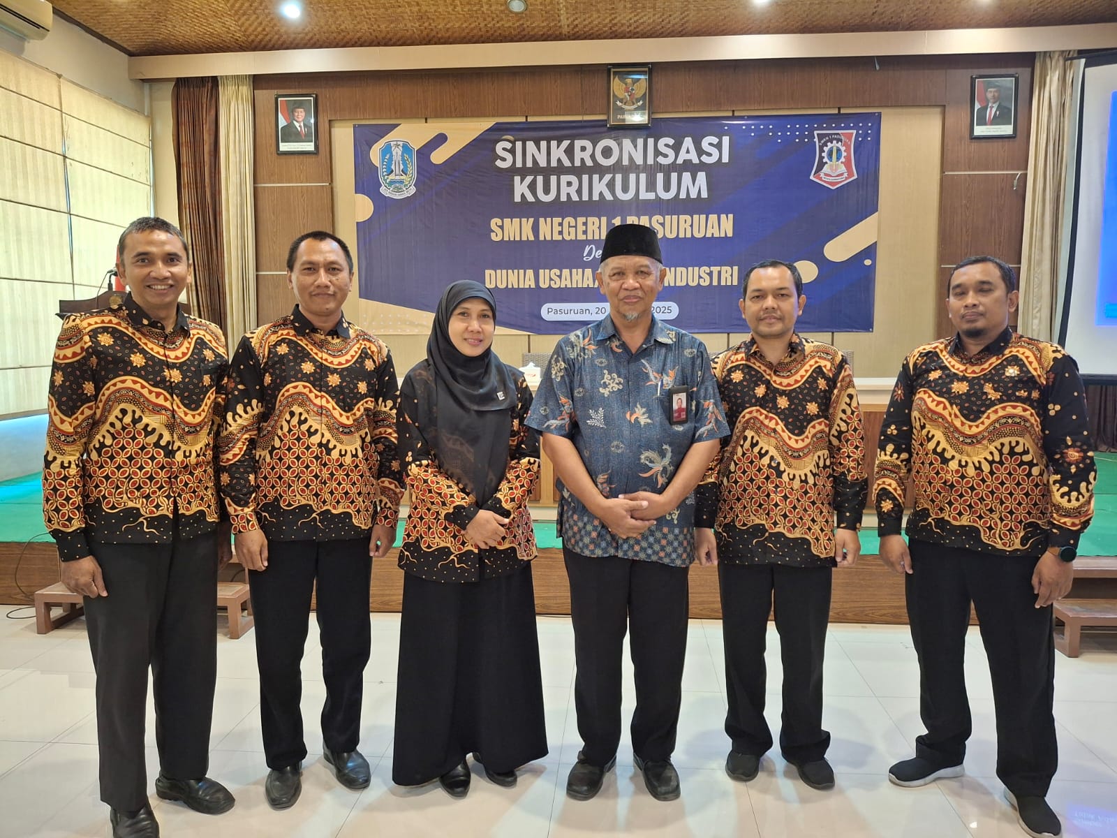 SMKN 1 PASURUAN dan DUNIA USAHA/DUNIA INDUSTRI (Sinkronisasi Kurikulum)